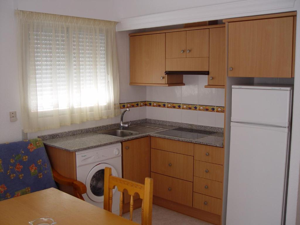 Apartamentos Parada オロペサ・デル・マール 部屋 写真